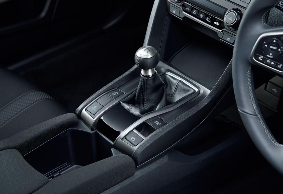 Детали интерьера Honda Civic Hatchback (FK) 2019 года  (JP) (фото 16 из 21)